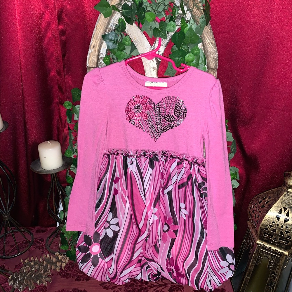 Beautees girls size 5 heart ruffle short dress.